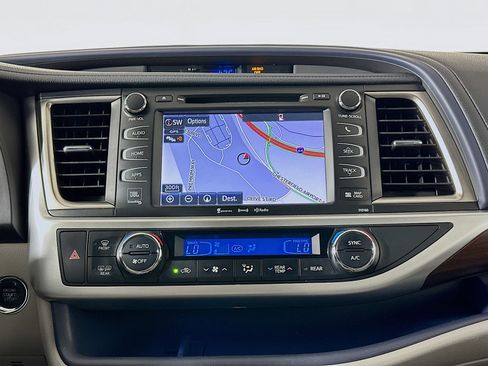 Used 2016 Toyota Highlander Limited Platinum image 22