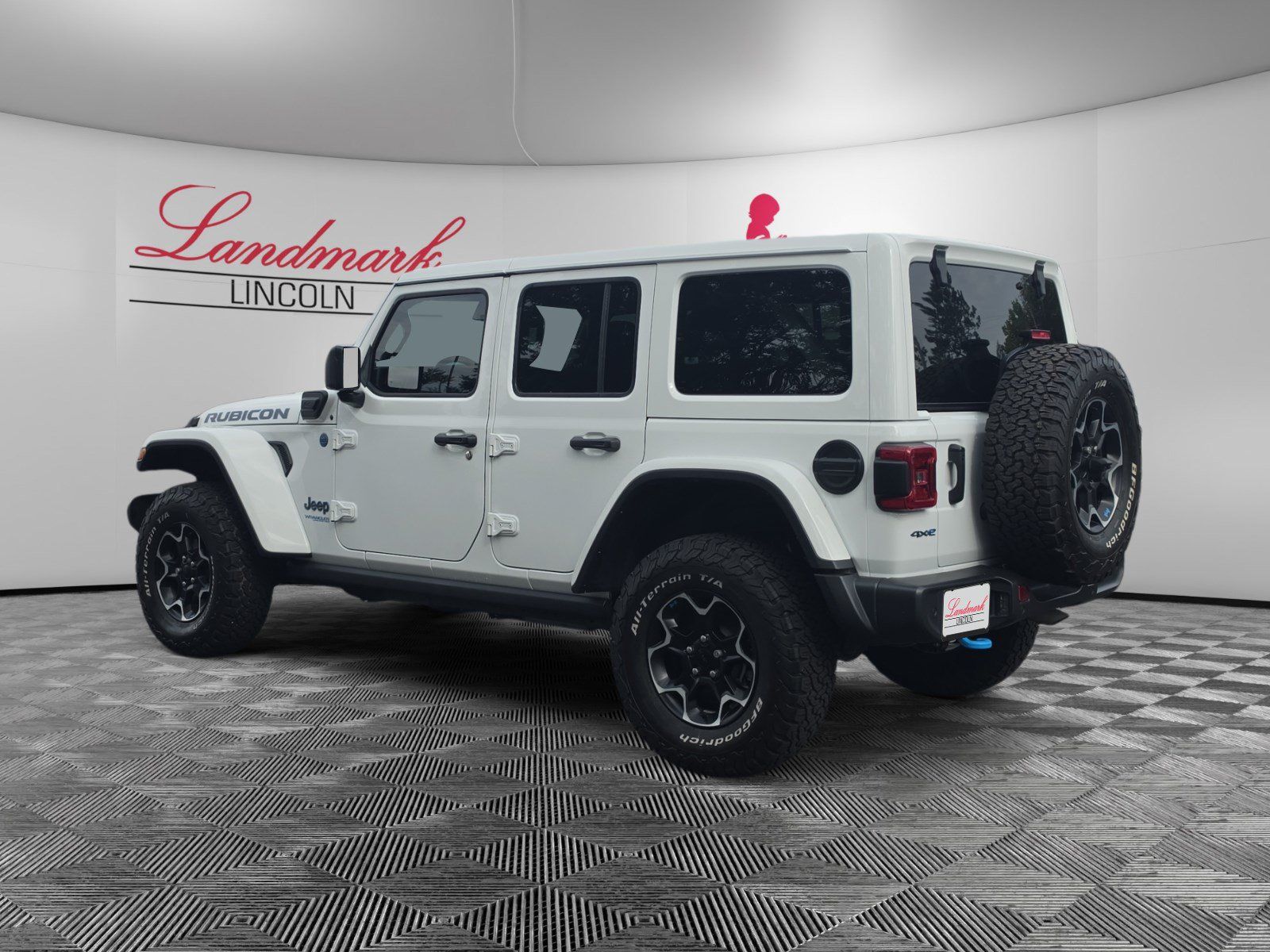 Used 2022 Jeep Wrangler Unlimited Rubicon 4xe w/ Cold Weather Group AWD/4WD image 3