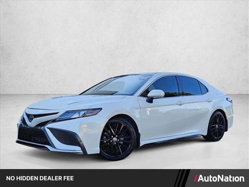 Used 2022 Toyota Camry XSE FWD image 1