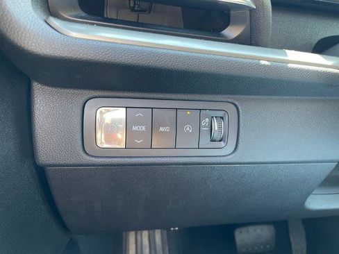 Used 2024 Chevrolet Traverse LT AWD/4WD image 26