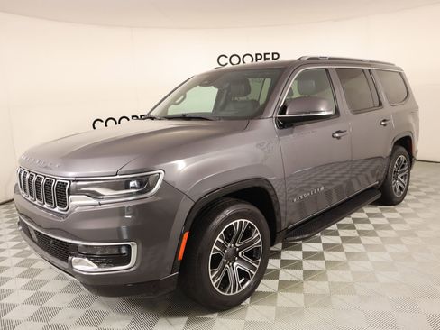 Used 2022 Jeep Wagoneer Series III AWD/4WD image 11