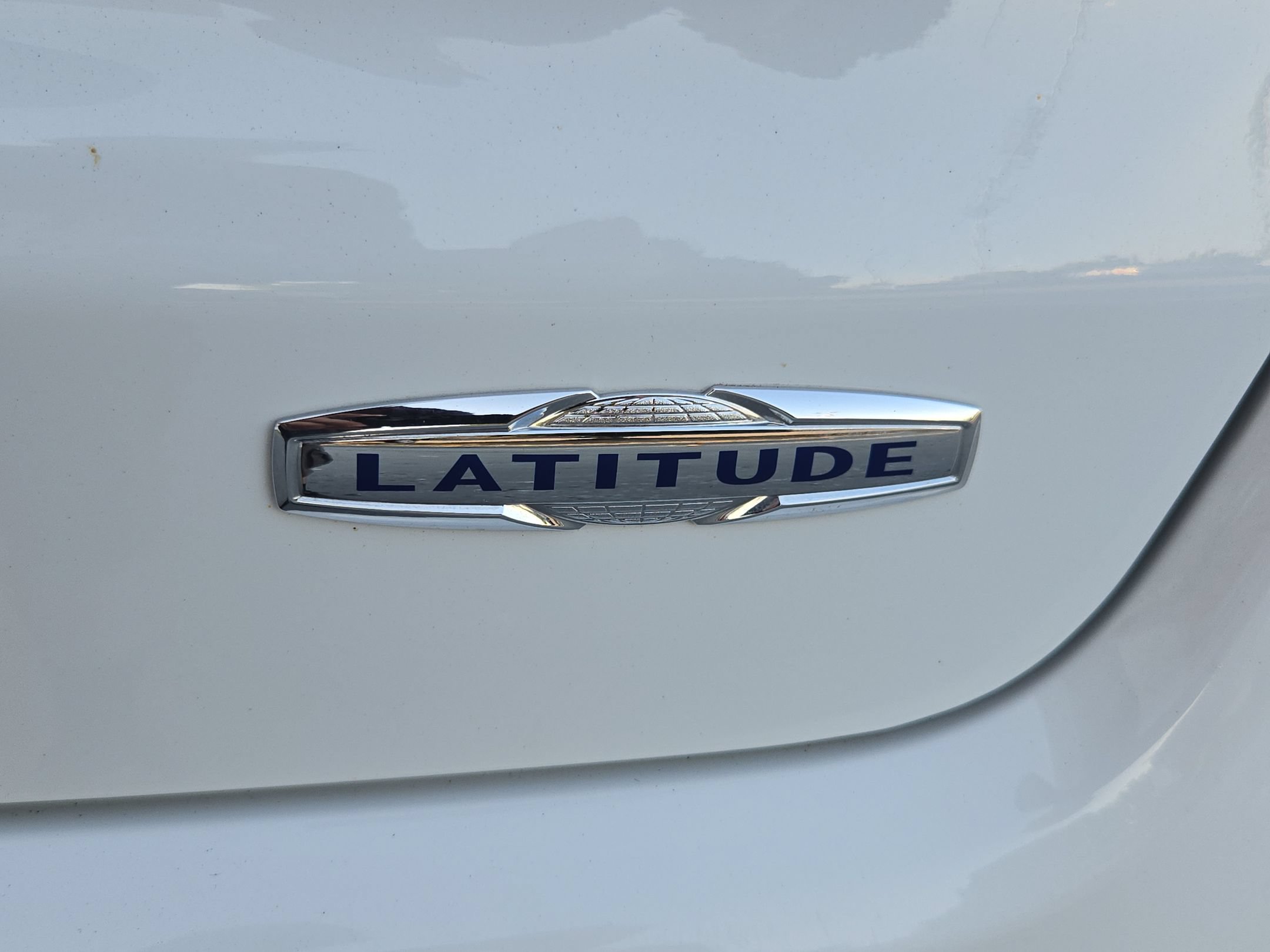 Used 2025 Jeep Compass Latitude AWD/4WD image 35