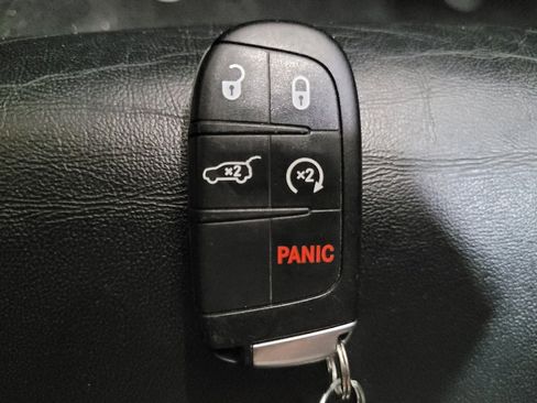 Used 2021 Jeep Grand Cherokee Limited AWD/4WD image 32