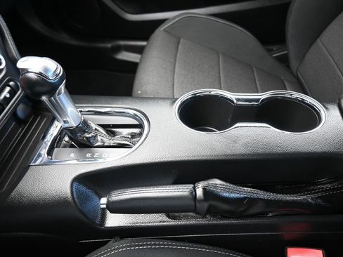 Used 2017 Ford Mustang Coupe image 21