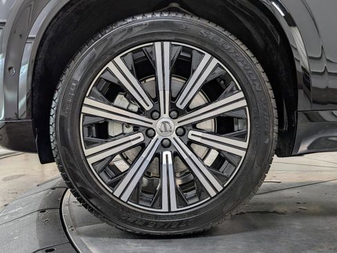 Used 2025 Volvo XC90 B6 Plus image 12