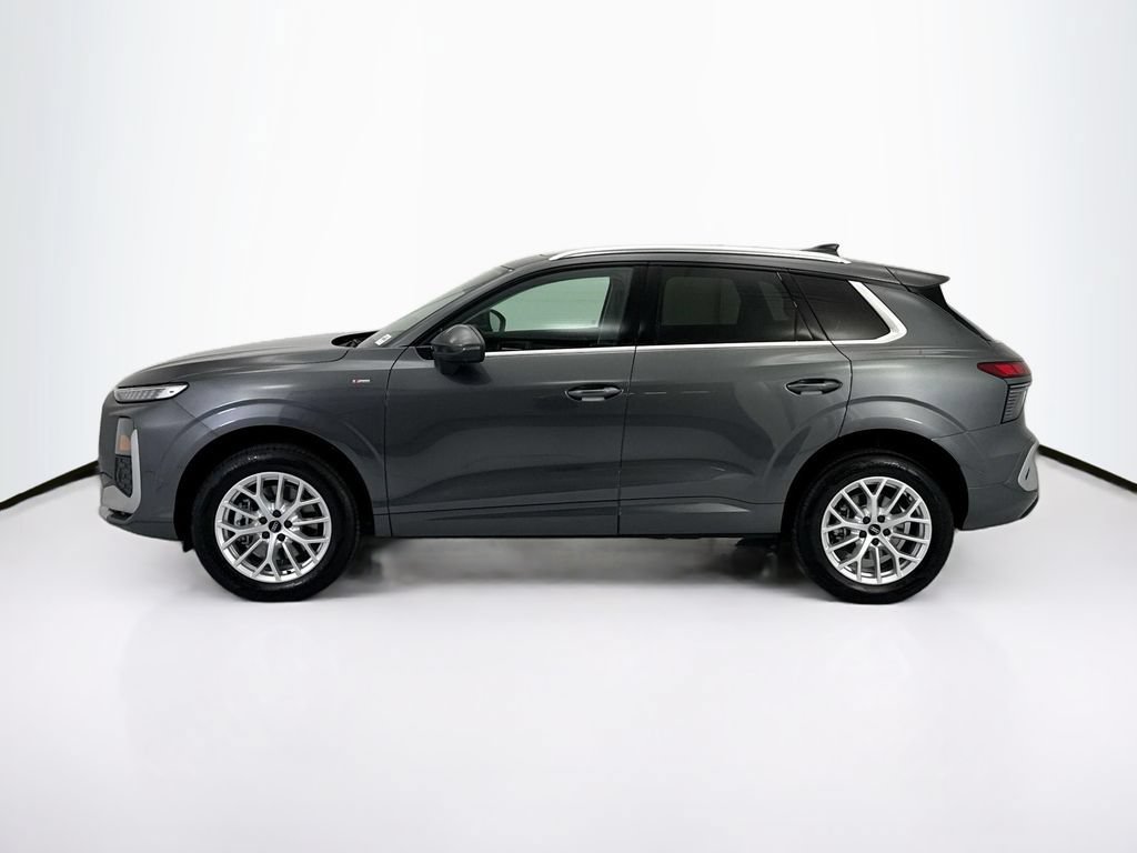 Used 2026 Audi Q3 quattro 2.0T w/ Driver Assistance Package AWD/4WD image 8