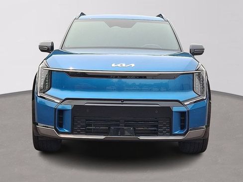 Certified 2024 Kia EV9 GT-Line AWD/4WD image 2