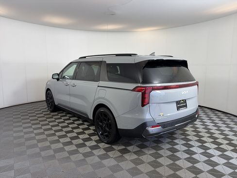 Certified 2025 Kia Carnival SX w/ SX Dark Edition Package FWD image 6