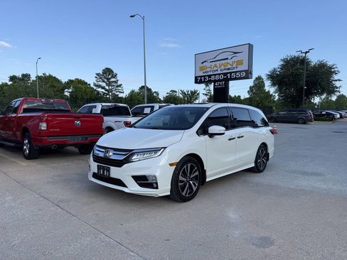 Used 2018 Honda Odyssey Elite image 3