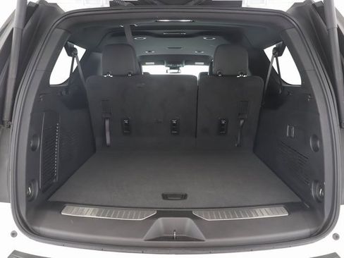 Used 2024 Chevrolet Suburban RST image 30
