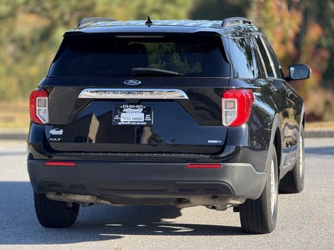 Used 2020 Ford Explorer XLT image 6