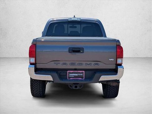 Used 2017 Toyota Tacoma TRD Off-Road w/ Tow Package (A/T) AWD/4WD image 6