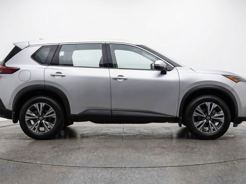 Used 2025 Nissan Rogue SV image 11