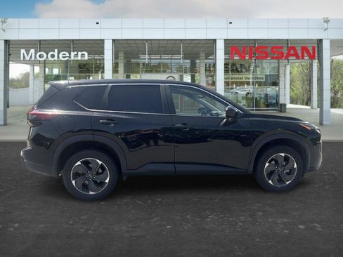 Certified 2025 Nissan Rogue SV AWD/4WD image 2