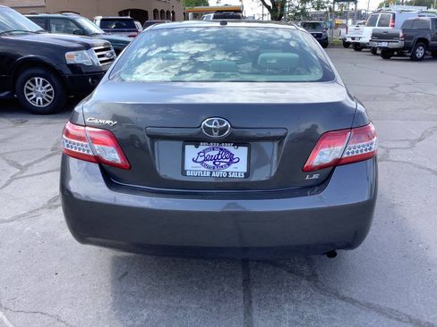 Used 2010 Toyota Camry LE FWD image 13