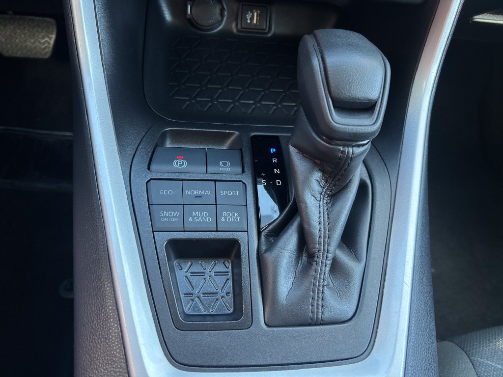 Certified 2025 Toyota RAV4 XLE AWD/4WD image 25