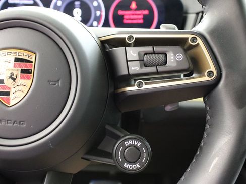 Used 2026 Porsche Cayenne GTS AWD/4WD image 34