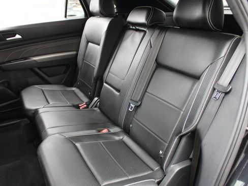 Certified 2023 Volkswagen Atlas Cross Sport SE image 23