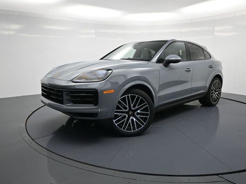 Used 2025 Porsche Cayenne Coupe image 1