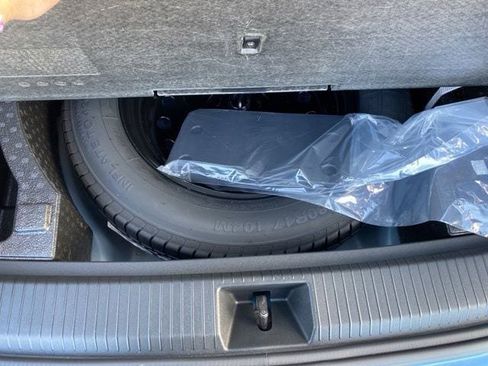 New 2025 Volkswagen Tiguan SE w/ Panoramic Sunroof Package image 63