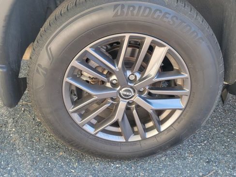 Used 2023 Nissan Rogue S AWD/4WD image 10