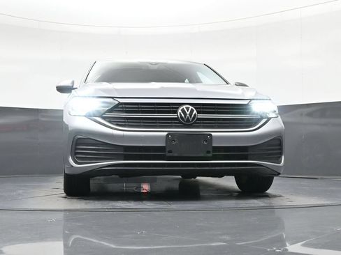 Used 2024 Volkswagen Jetta SE FWD image 21