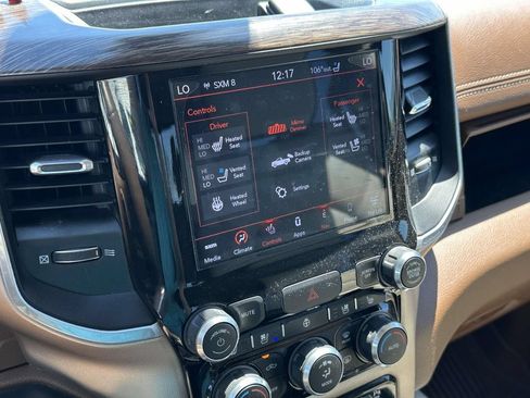 Used 2020 RAM 1500 Laramie AWD/4WD image 30