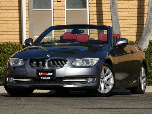 Used 2013 BMW 328i Convertible image 2