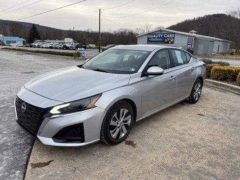 Used 2023 Nissan Altima 2.5 S image 3