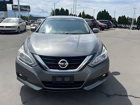 Used 2018 Nissan Altima 2.5 SL FWD image 8
