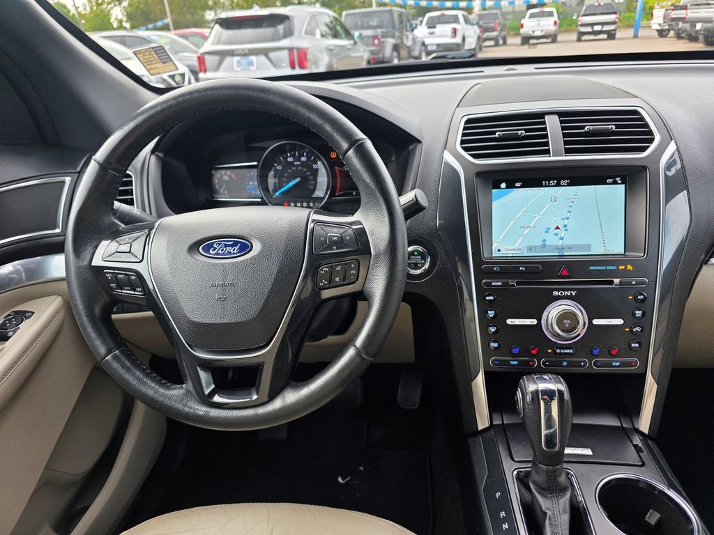 Used 2018 Ford Explorer Limited AWD/4WD image 12