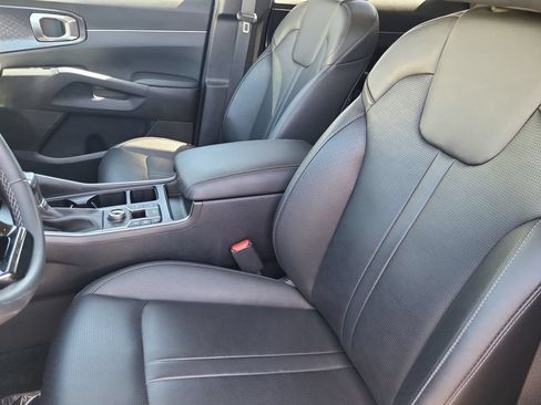 Certified 2025 Kia Sorento S w/ Panoramic Sunroof Package AWD/4WD image 11