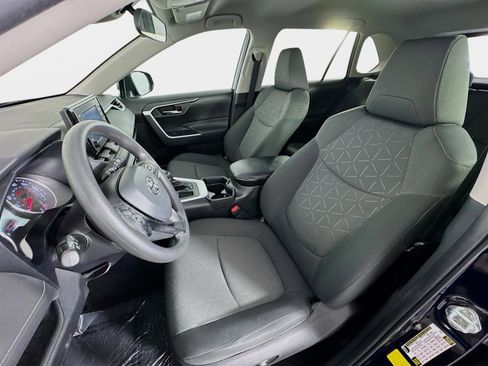 Used 2021 Toyota RAV4 XLE image 12