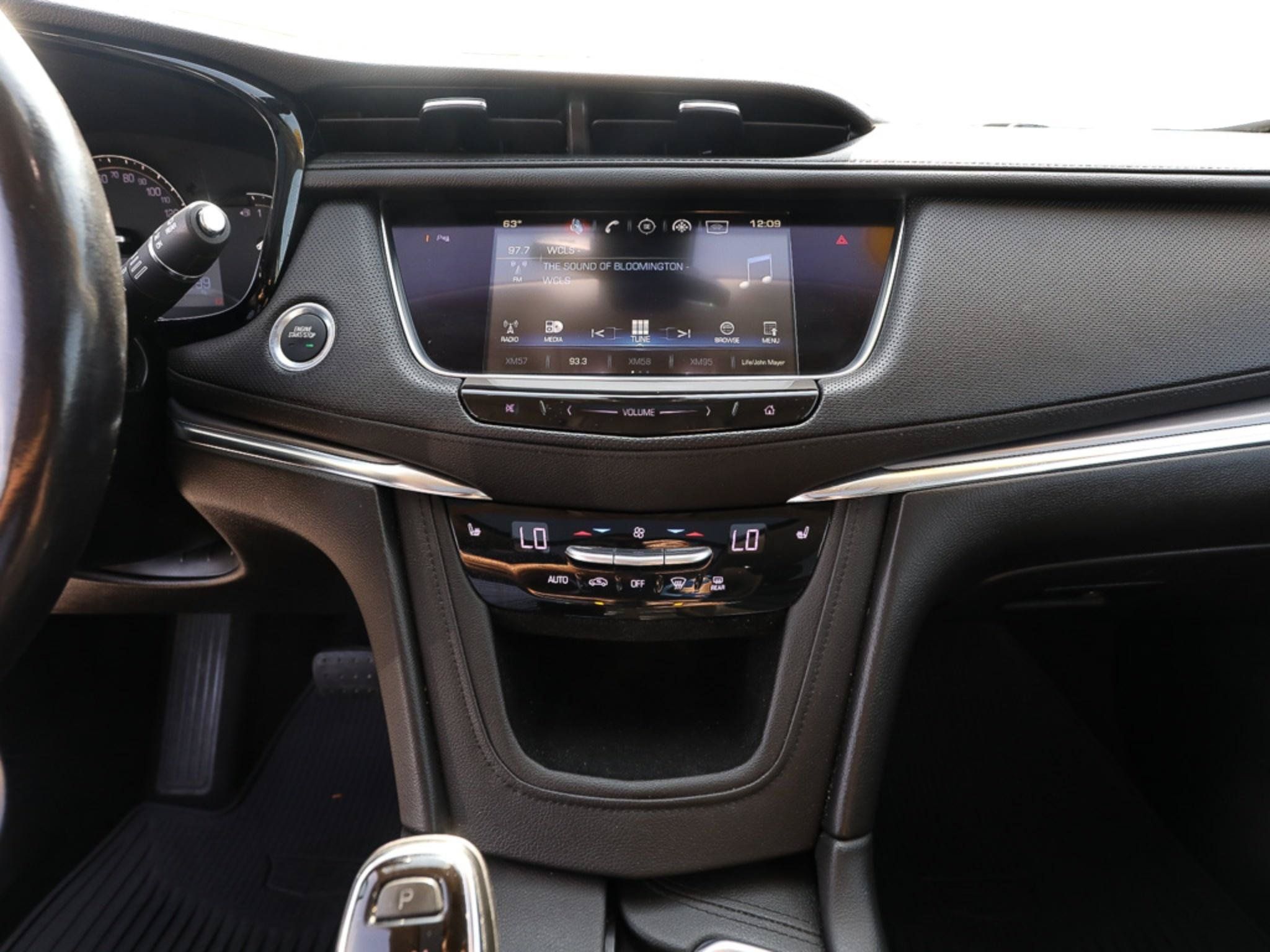 Used 2018 Cadillac XT5 Luxury w/ Driver Awareness Package AWD/4WD image 16