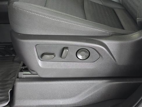 Used 2025 Chevrolet Silverado 1500 LT Trail Boss w/ Convenience Package II AWD/4WD image 27