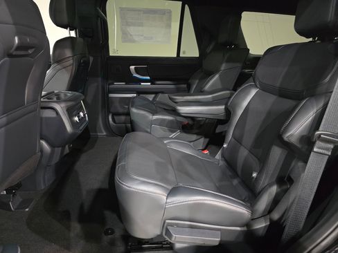 New 2025 Ford Expedition Platinum w/ Stealth Performance Package image 37