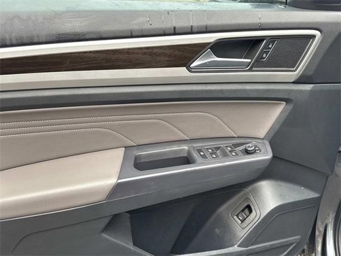 Certified 2021 Volkswagen Atlas SE w/ Panoramic Sunroof Package image 12