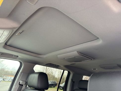 Used 2019 GMC Yukon XL SLT w/ Premium Edition image 17