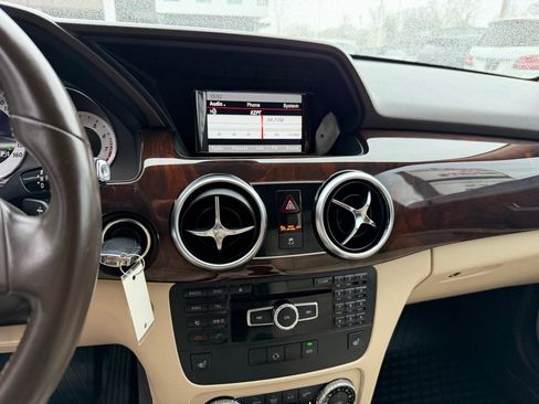Used 2013 Mercedes-Benz GLK 350 4MATIC image 11