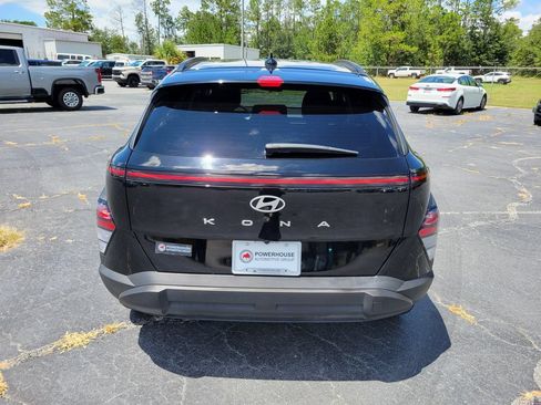 Used 2025 Hyundai Kona SEL FWD image 4