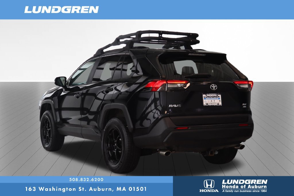 Used 2019 Toyota RAV4 XLE AWD/4WD image 3