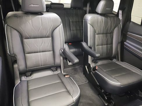New 2026 Buick Enclave Avenir w/ Super Cruise Package AWD/4WD image 10