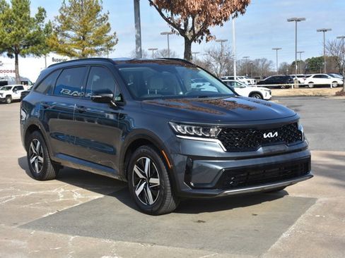 Used 2022 Kia Sorento S image 3