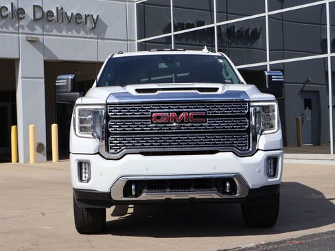 Used 2022 GMC Sierra 3500 Denali AWD/4WD image 2