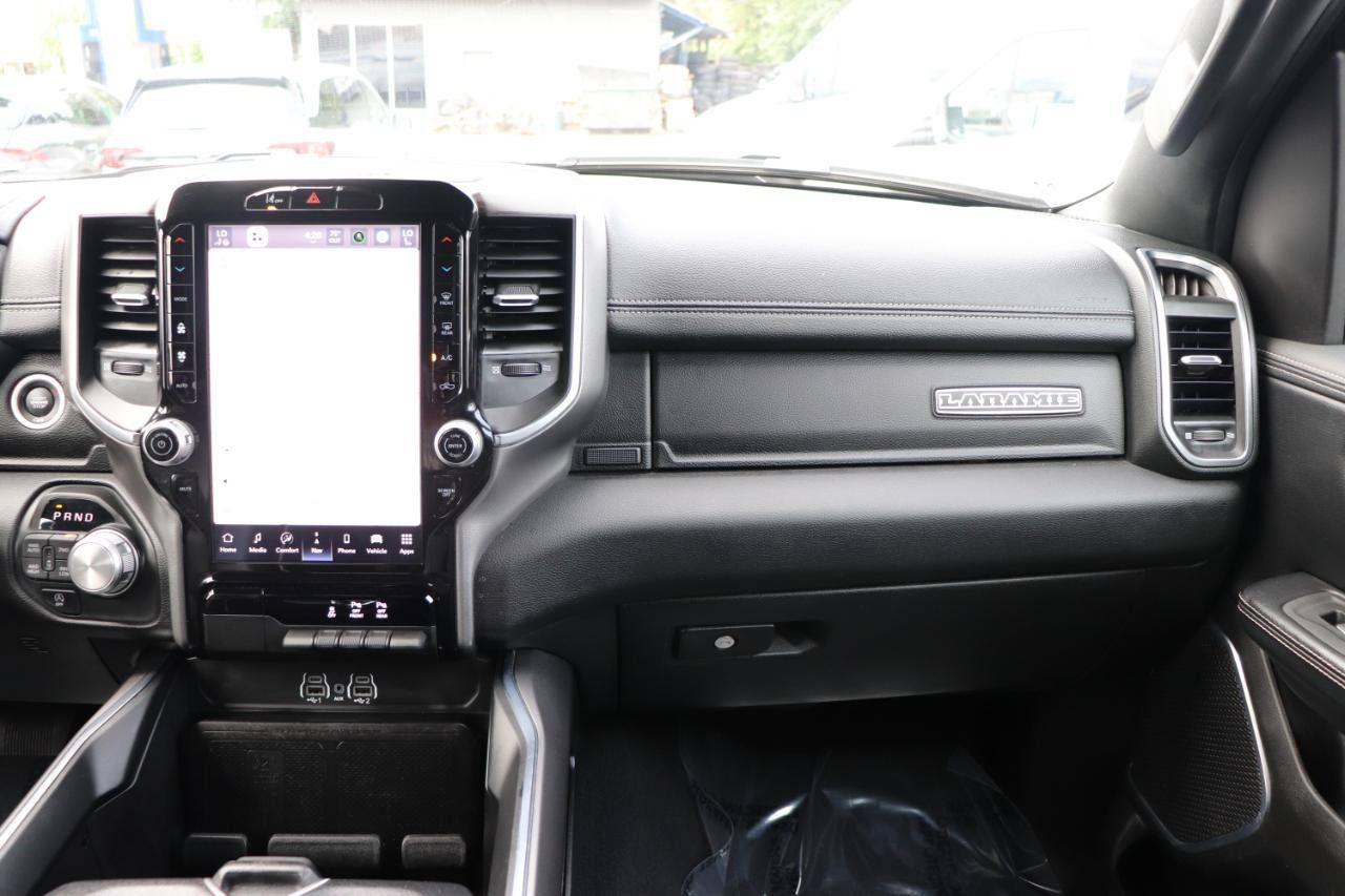 Used 2025 RAM 1500 Laramie AWD/4WD image 18