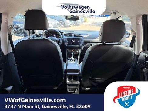 Used 2021 Volkswagen Tiguan SE FWD image 8
