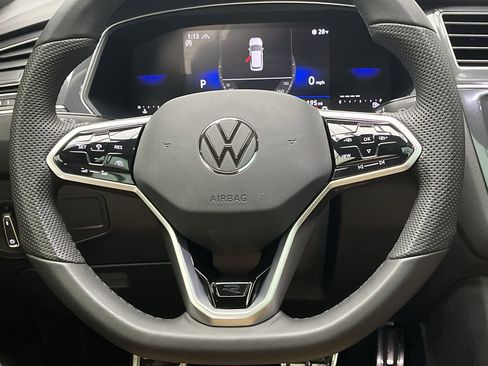 Used 2024 Volkswagen Tiguan SE R-Line image 13