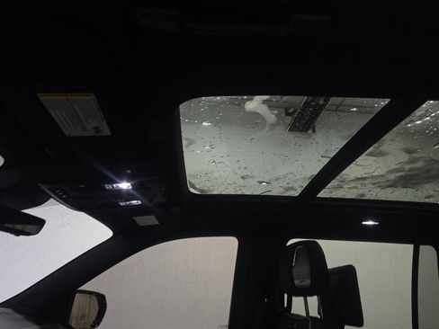 Used 2025 GMC Yukon XL Denali Ultimate image 4