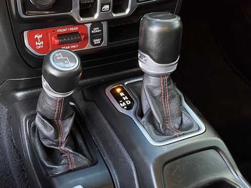 Used 2020 Jeep Gladiator Rubicon image 22