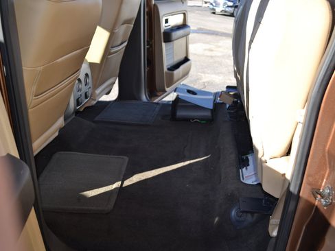 Used 2011 Ford F150 Lariat w/ Lariat Chrome Pkg image 29